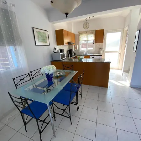 Emiliana Вилла Паралимни