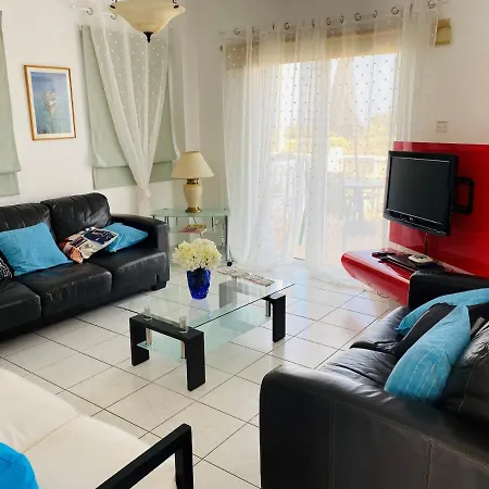 Emiliana * Паралимни