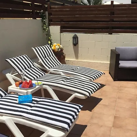 Emiliana Паралимни