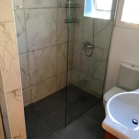 Emiliana * Паралимни