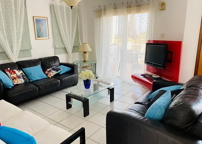 Emiliana * Paralimni