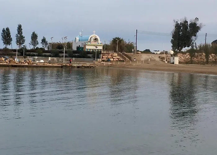 Vila Emiliana Paralimni