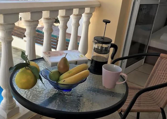 Emiliana Villa Paralimni