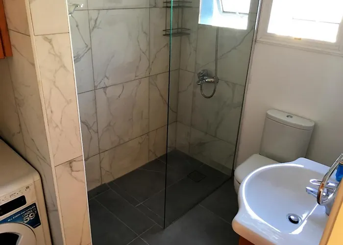 Emiliana * Paralimni